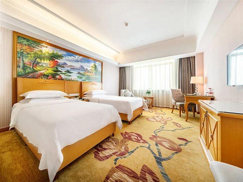 Vienna Hotel Banxuegang Road شينزين المظهر الخارجي الصورة