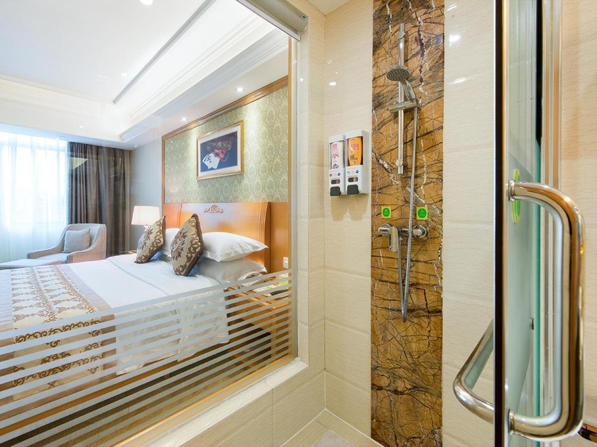 Vienna Hotel Banxuegang Road شينزين المظهر الخارجي الصورة