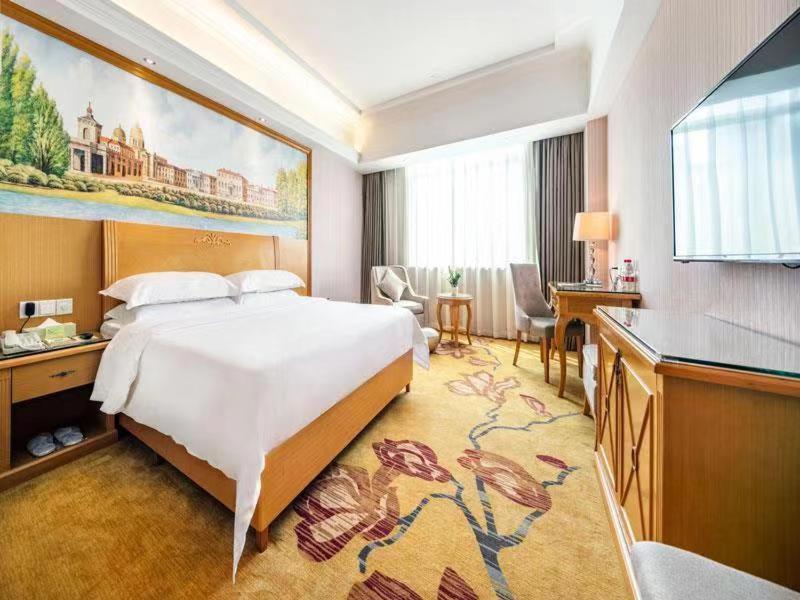 Vienna Hotel Banxuegang Road شينزين المظهر الخارجي الصورة